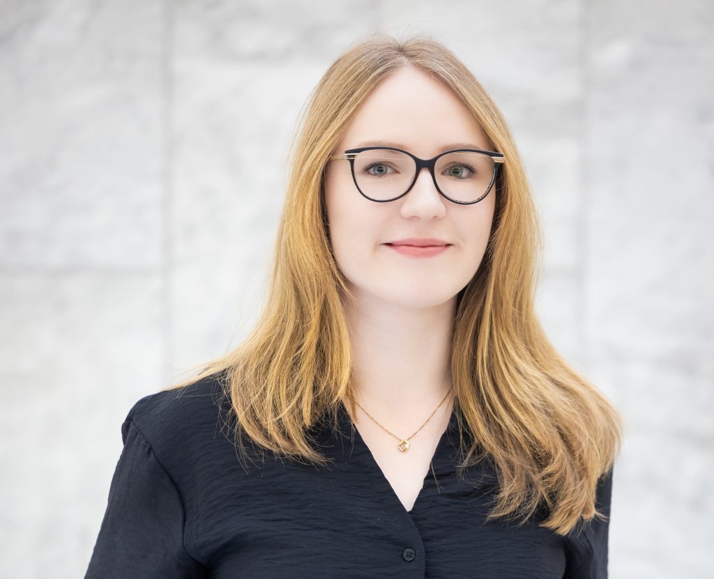 Moterų priklausomybė – kitokia nei vyrų: kodėl moterims sunkiau kreiptis pagalbos?