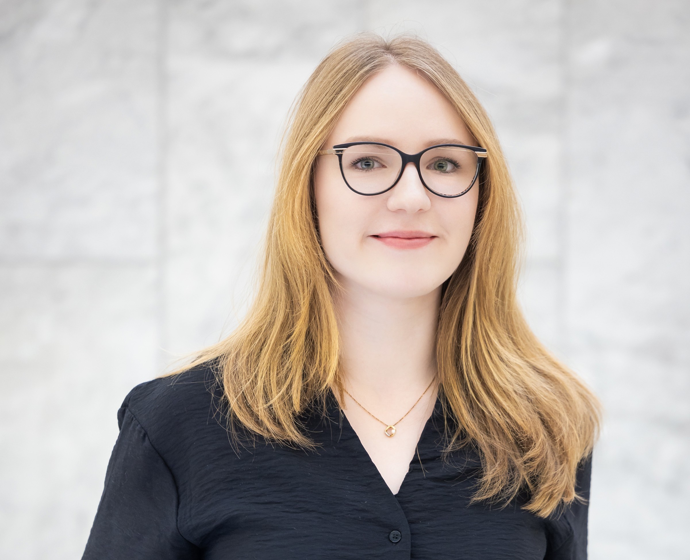 Moterų priklausomybė – kitokia nei vyrų: kodėl moterims sunkiau kreiptis pagalbos?